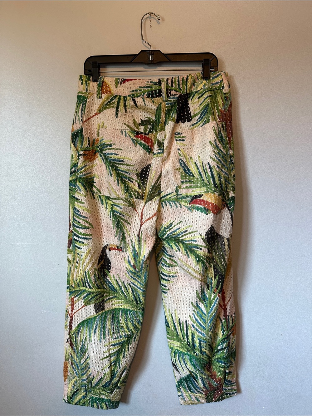 FARM Rio Toucan Paradise Cotton Crop Eyelet Pants Size M Resort Boho Statement - Picture 4 of 8